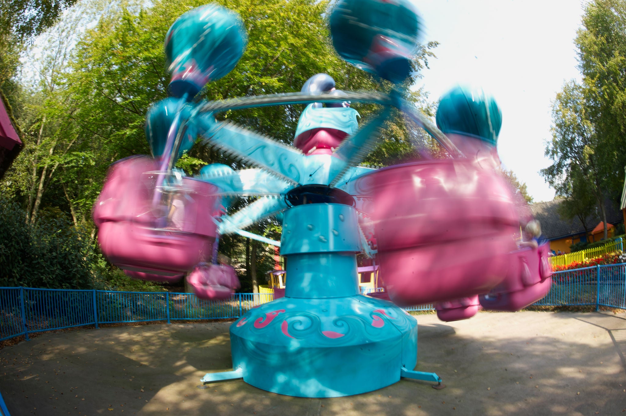 Een ritje in de luchtballonnen van Fibi's Bubble Swirl.