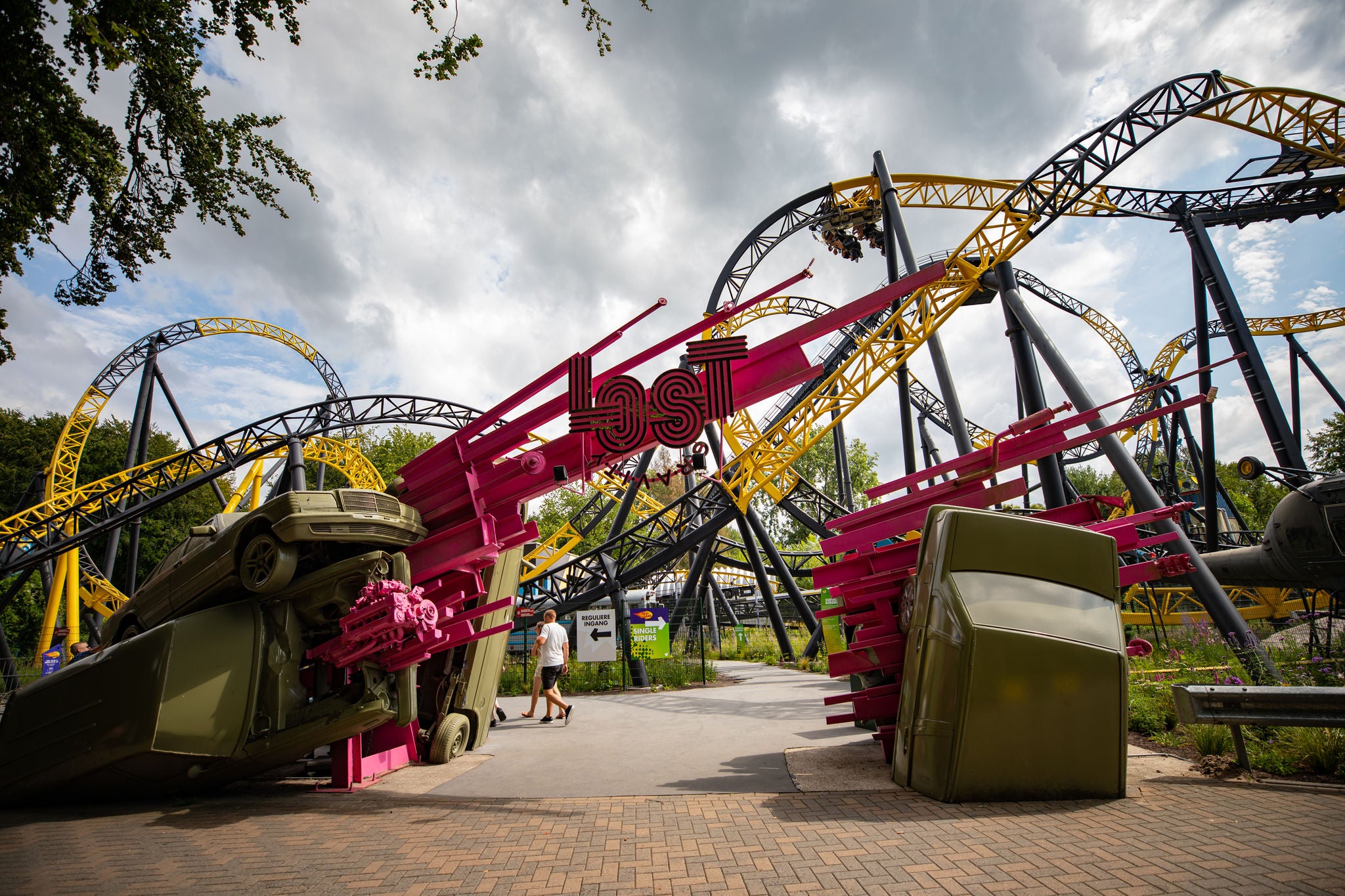 De ingang van Lost Gravity in Walibi Holland.