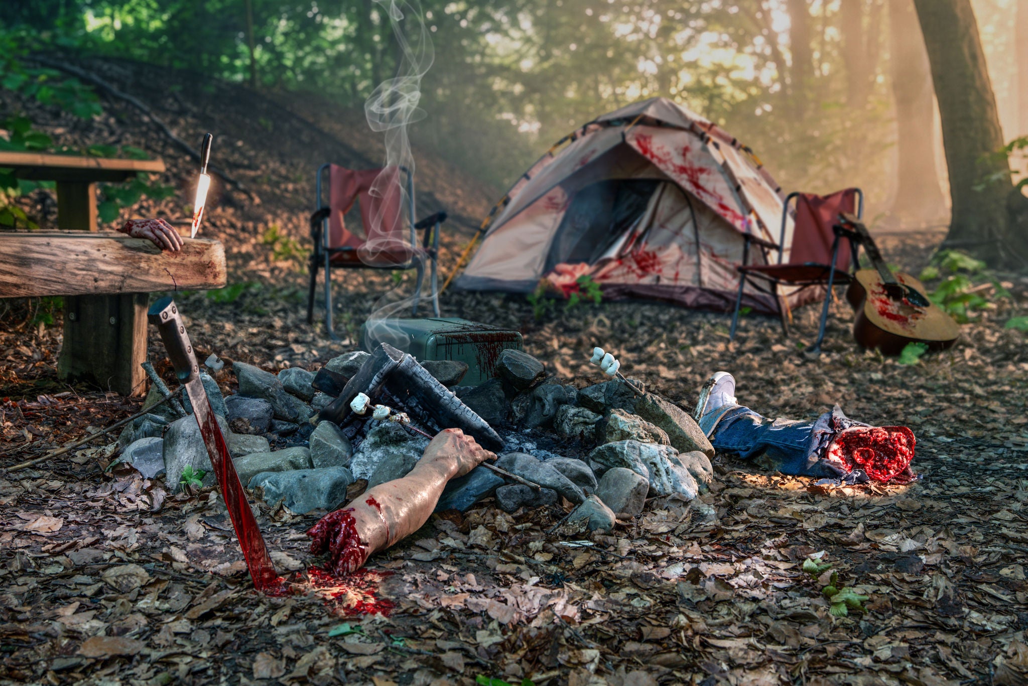 Ontdek de nieuwe Scare Zone Camp Dead End tijdens Halloween Fright Nights in Walibi Holland.