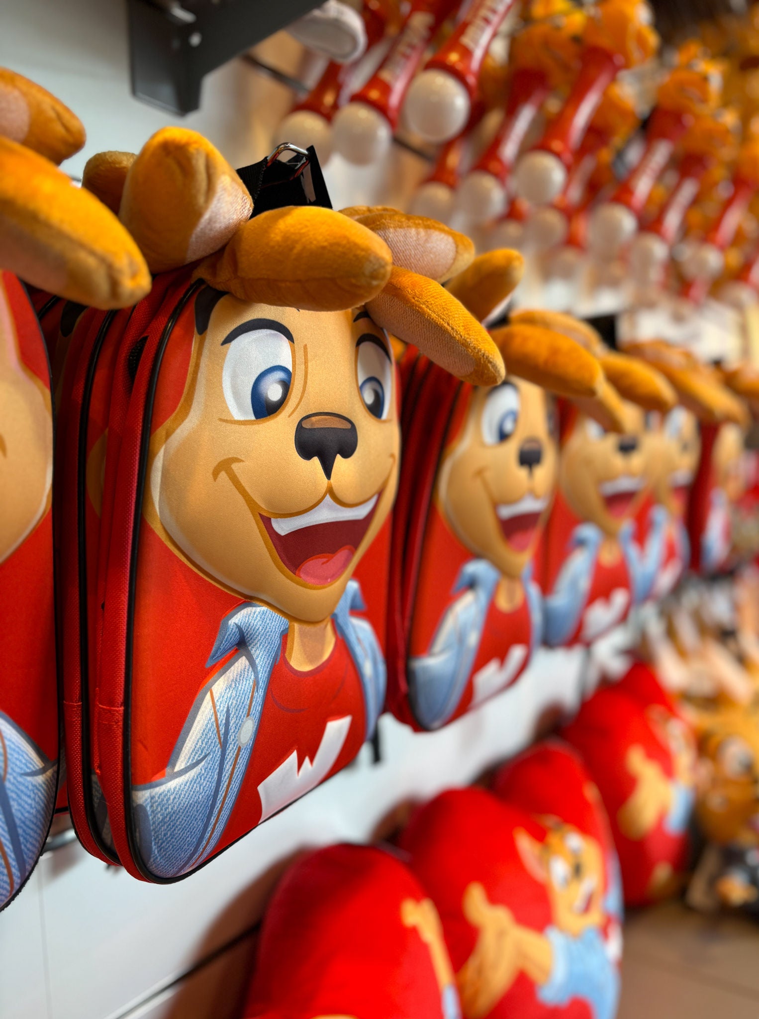 Shop hier je Walibi merchandise in Walibi Holland.