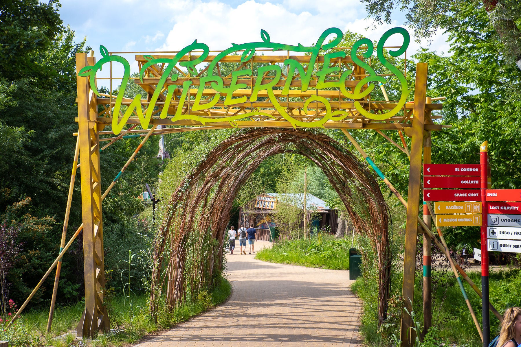 The gate to enter the Wilderness area in Walibi.