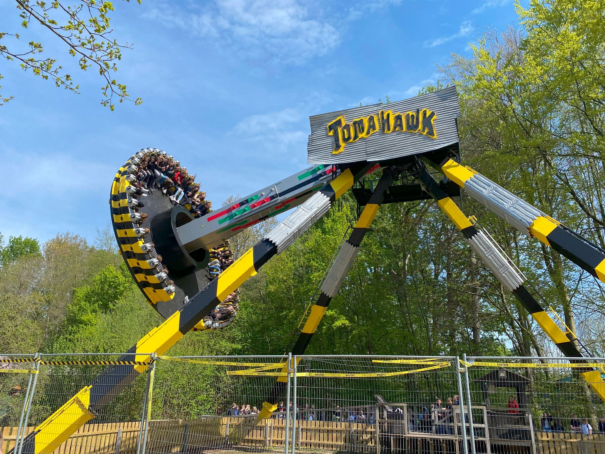 De frisbee attractie Tomahawk in Walibi Holland.