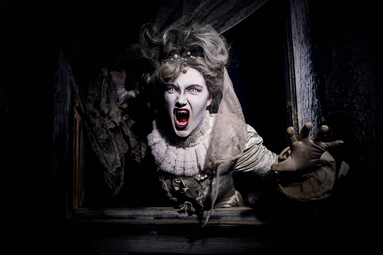 You will never come back from the Jefferson Manor - Haunted House - Halloween Fright Nights 