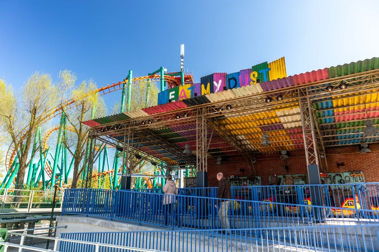 The entrance of the families attractions : Eat my dust at Walibi Holland. 