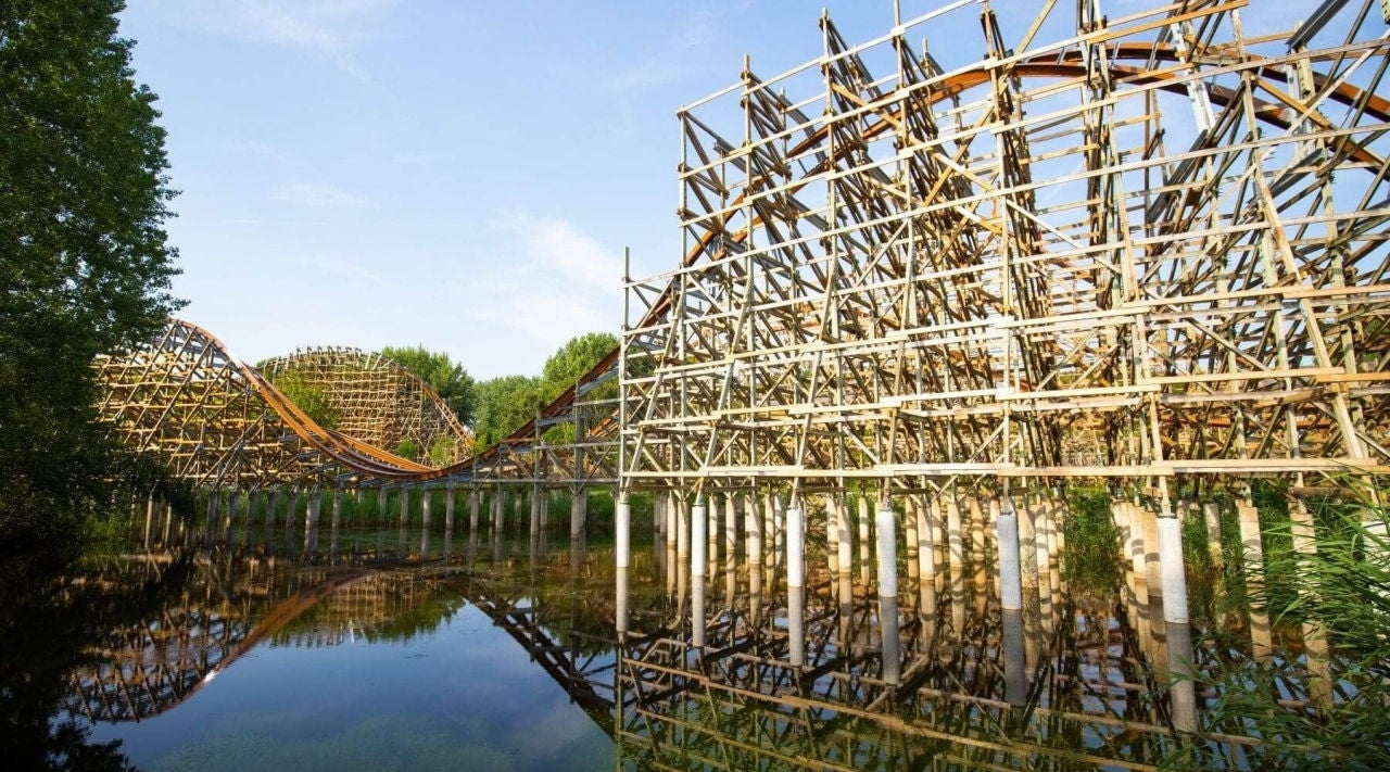 hoogste-punt-nieuwe-achtbaan-untamed-walibi-holland-bereikt