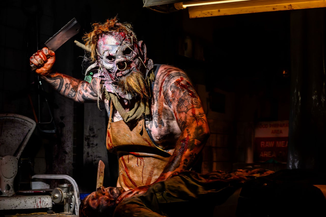 The scariest experience in Slaughterhouse - Experience - Halloween Fright Nights