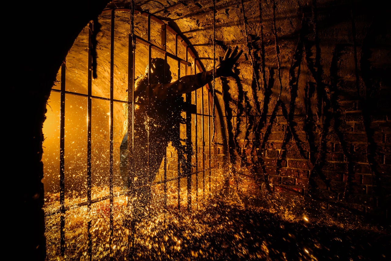 Ga ongedierte bestrijden in Below - Experience - Halloween Fright Nights