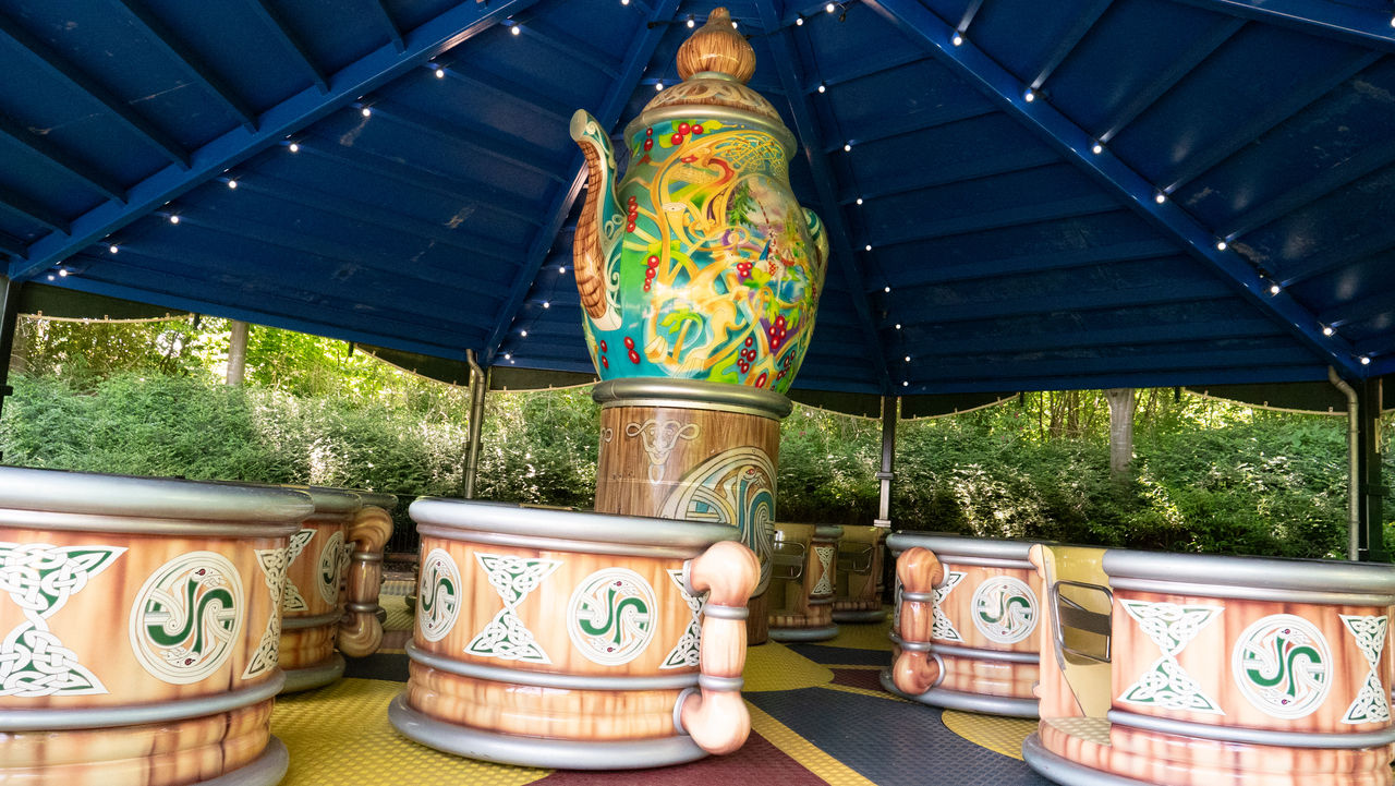 Pavillon De Thé - Teacup attraction at Walibi Holland