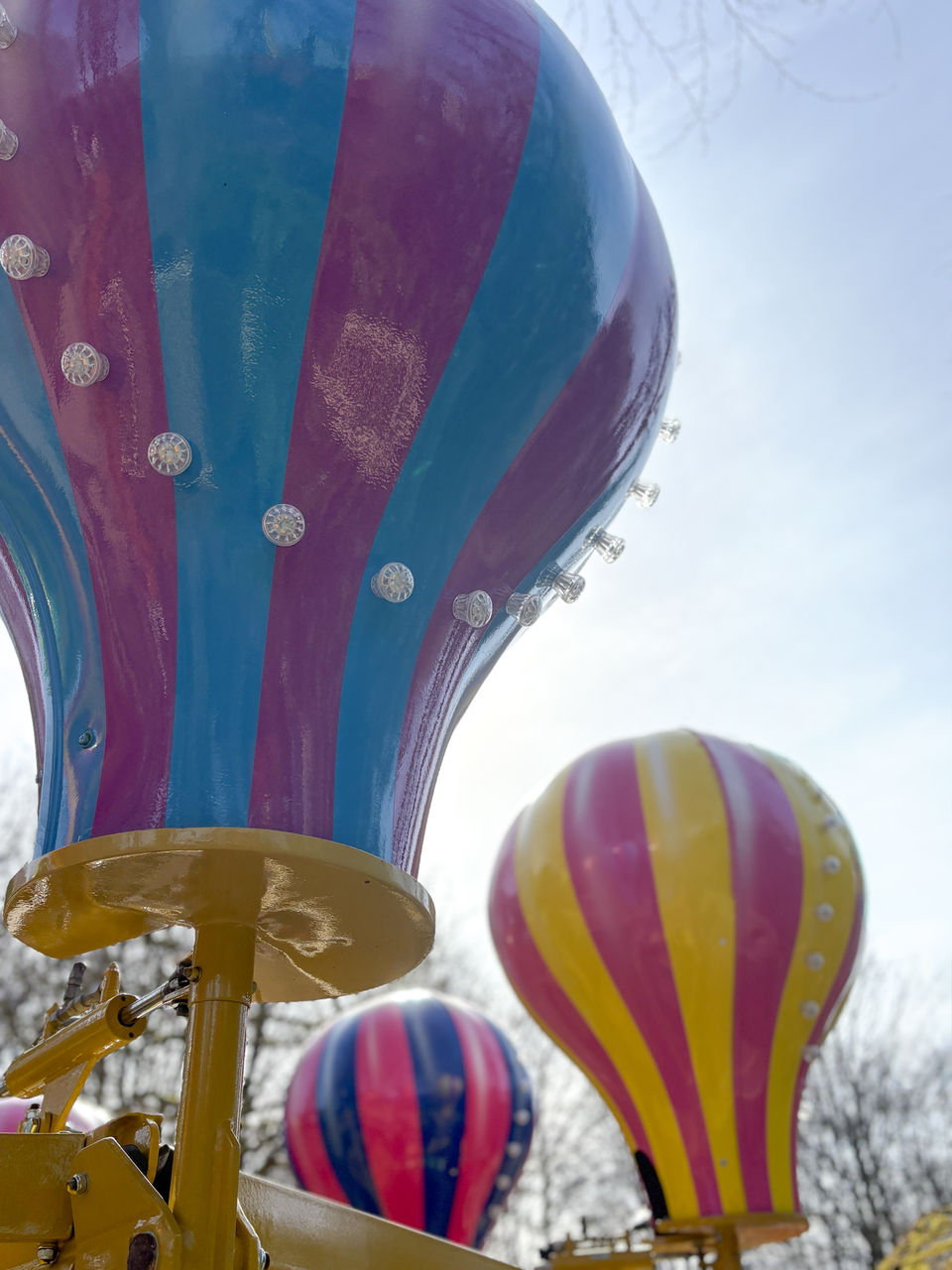 Bubble Swirl: luchtballoncarrousel attractie - Walibi Holland